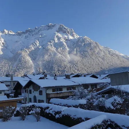 Haus Spornitz Ferienwohnung Mittenwald Exterior photo