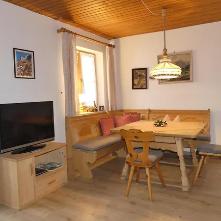 Haus Spornitz Ferienwohnung Mittenwald Exterior photo